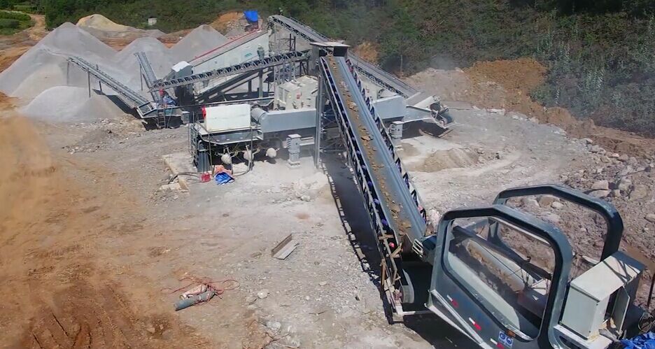 上海东蒙-云南日产1万吨移动式破碎生产线